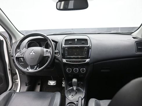 Used 2017 Mitsubishi Outlander Sport SEL FWD image 10