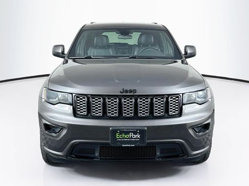 Used 2021 Jeep Grand Cherokee Laredo X RWD image 2