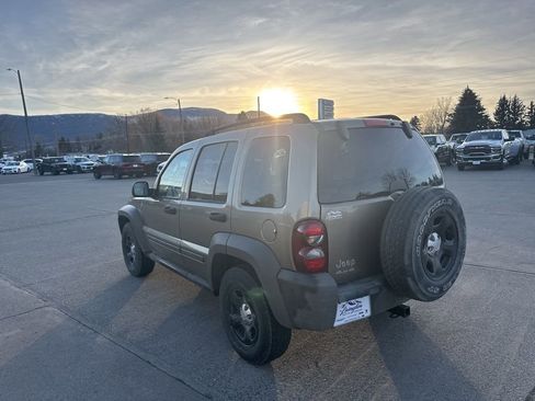 Used 2006 Jeep Liberty Sport image 3