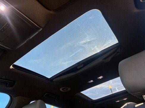 Used 2022 Buick Enclave Essence w/ Experience Buick Package image 16