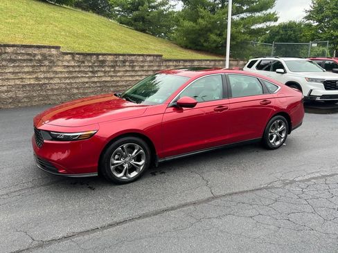 Used 2023 Honda Accord EX image 9