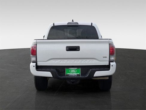 Used 2020 Toyota Tacoma TRD Off-Road image 5