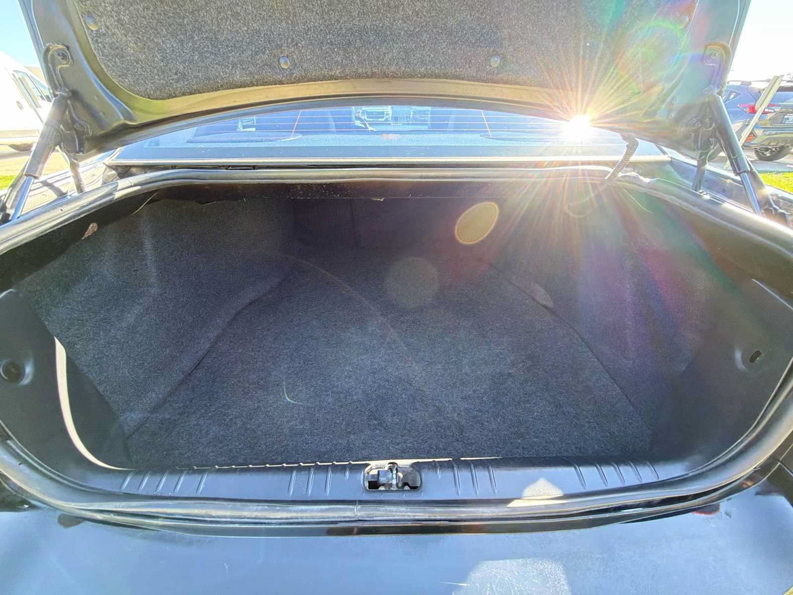 Used 2013 Chevrolet Impala LTZ FWD image 28