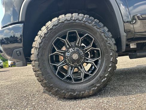 Used 2026 Chevrolet Silverado 2500 High Country w/ High Country Premium Package AWD/4WD image 12