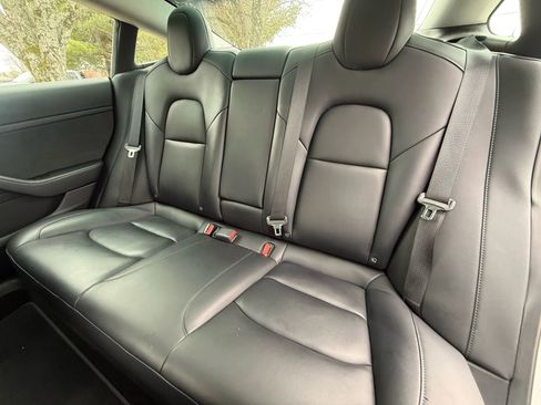 Used 2022 Tesla Model 3 Long Range image 17