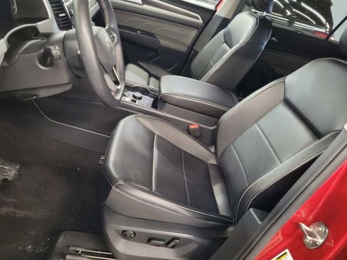 Used 2022 Volkswagen Atlas SE w/ Panoramic Sunroof Package image 2