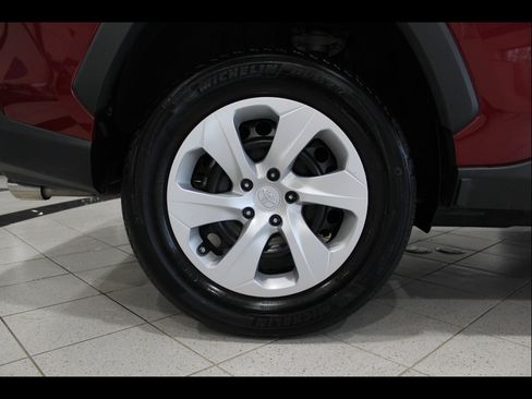 Used 2024 Toyota RAV4 LE AWD/4WD image 10