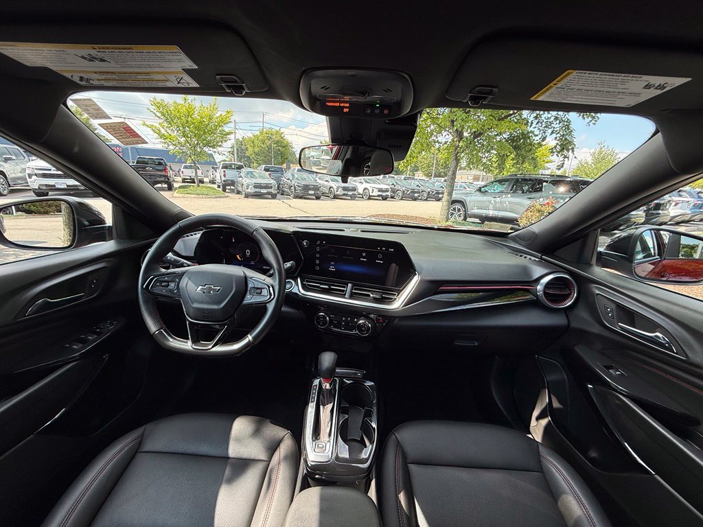Used 2025 Chevrolet Trax RS w/ Driver Confidence Package FWD image 26