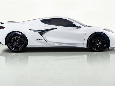 Used 2024 Chevrolet Corvette Z06 image 5