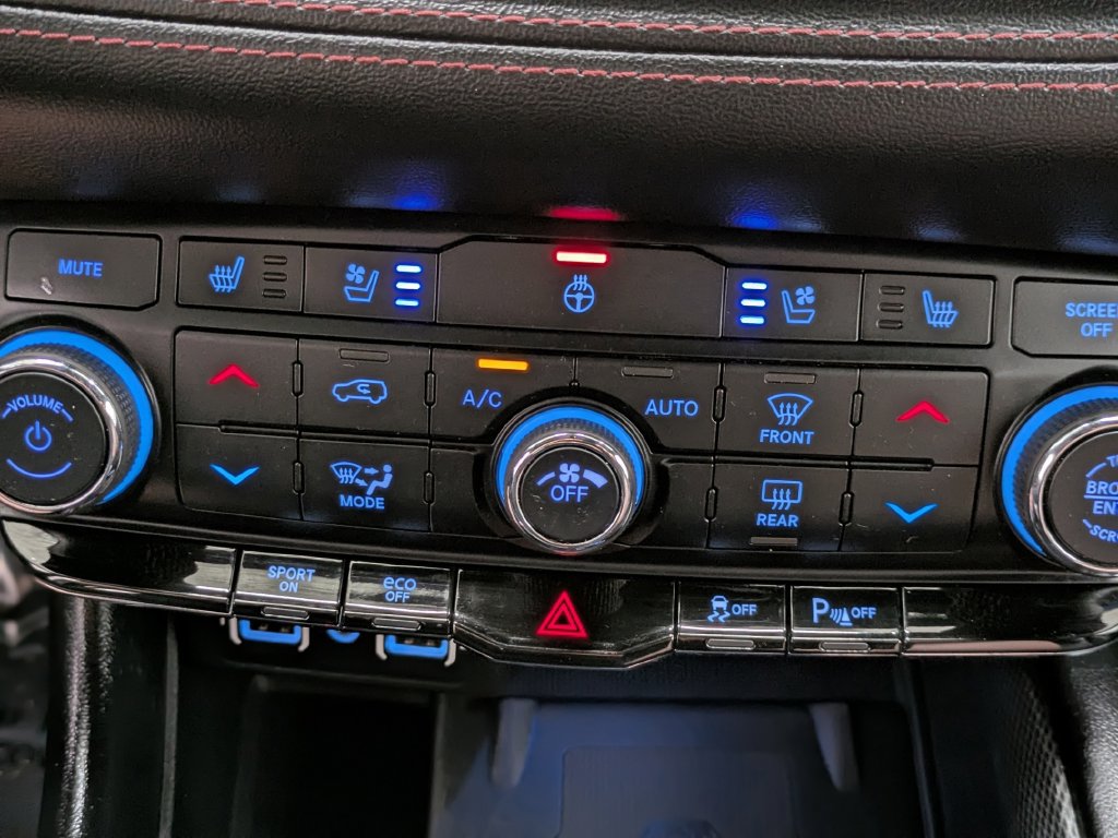 Used 2022 Dodge Durango R/T w/ Blacktop Package AWD/4WD image 8