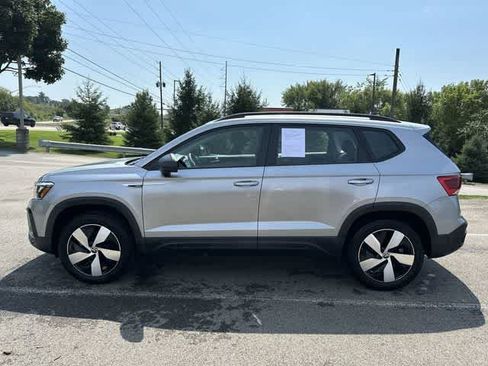 Used 2024 Volkswagen Taos S AWD/4WD image 2