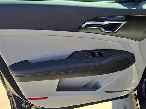 New 2026 Kia Sportage EX image 18