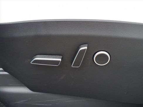 Used 2022 Tesla Model X Plaid image 15