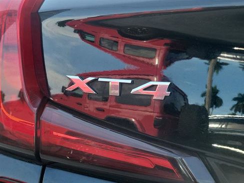 Certified 2023 Cadillac XT4 Premium Luxury image 9