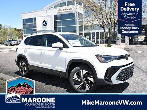 New 2025 Volkswagen Taos SE image 1