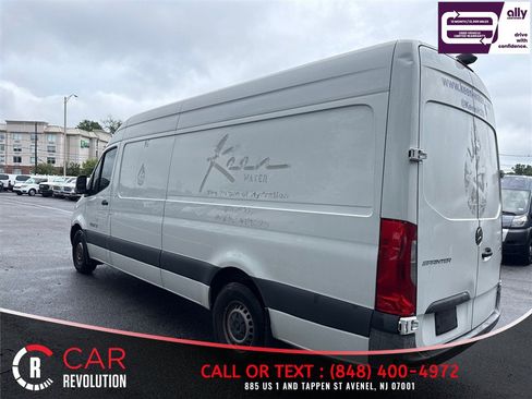 Used 2021 Mercedes-Benz Sprinter 2500 image 4