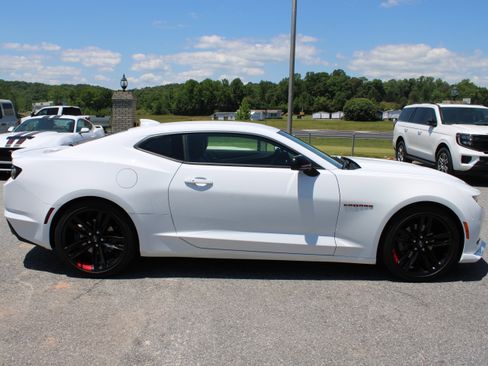 Used 2024 Chevrolet Camaro LT w/ Redline Edition RWD image 5