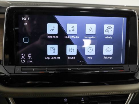 Used 2024 Volkswagen Atlas SE AWD/4WD image 28