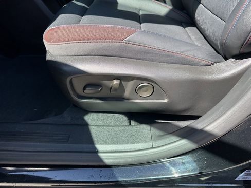 Used 2025 Chevrolet Equinox RS w/ Convenience Package III image 13