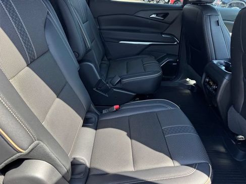 Certified 2025 Chevrolet Traverse High Country w/ LPO, Floor Liner Package AWD/4WD image 7