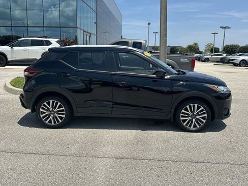 Used 2023 Nissan Kicks SV FWD image 6