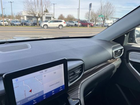 Used 2023 Ford Explorer Limited image 39