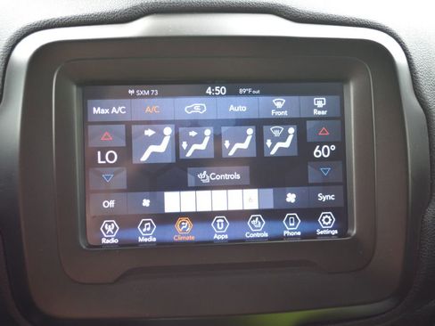 Used 2018 Jeep Renegade Trailhawk w/ Cold Weather Group II image 18