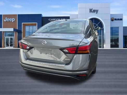 Used 2022 Nissan Altima 2.5 SV AWD/4WD image 5
