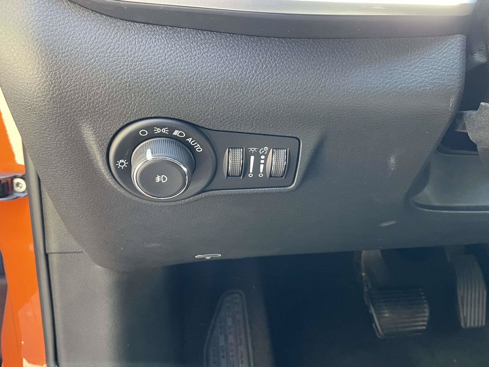 Used 2026 Jeep Compass Latitude AWD/4WD image 19