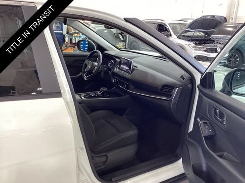 Used 2024 Nissan Rogue S AWD/4WD image 11