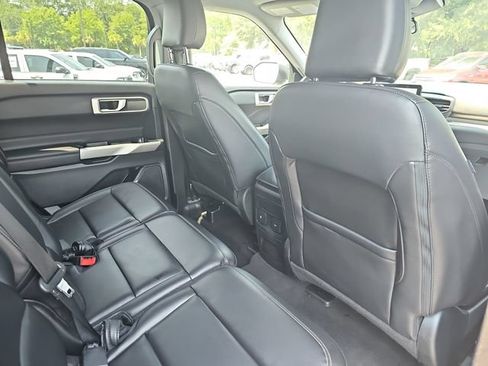 Used 2023 Ford Explorer XLT w/ Equipment Group 202A AWD/4WD image 11