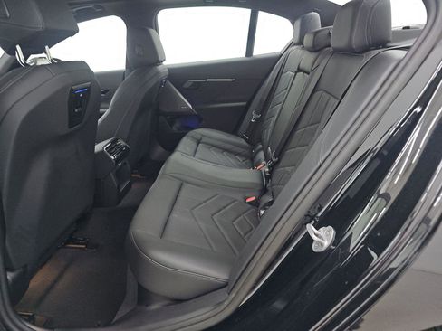 Used 2025 BMW 540i xDrive image 9