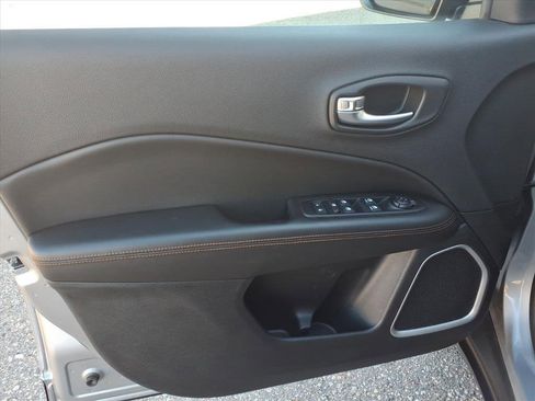 Used 2019 Jeep Compass Limited image 12