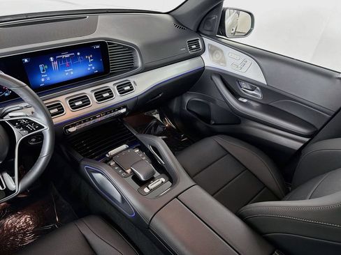 Used 2026 Mercedes-Benz GLS 450 4MATIC image 25