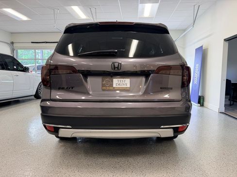 Used 2021 Honda Pilot Touring image 7
