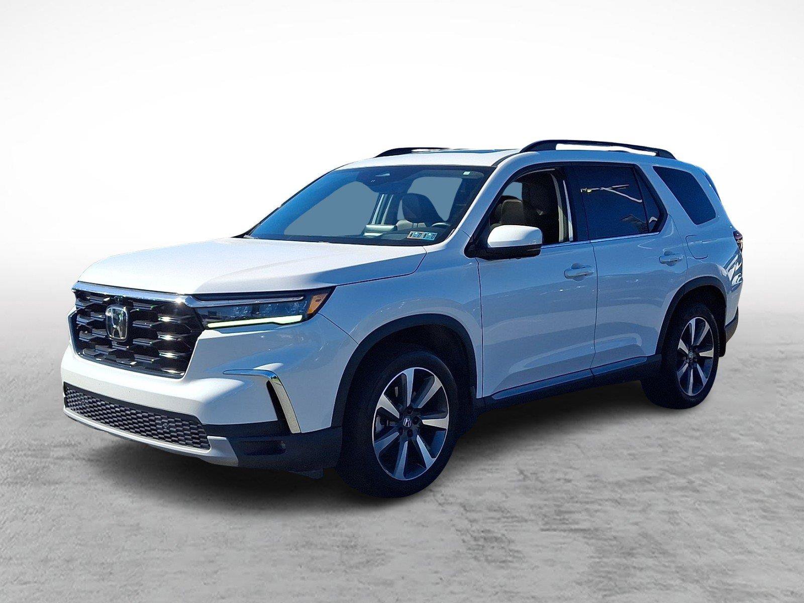 Used 2025 Honda Pilot Elite image 3