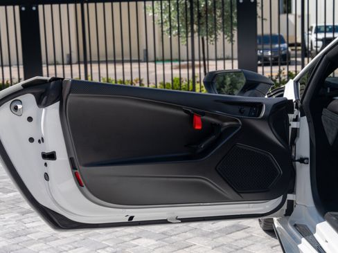 Used 2021 Lamborghini Huracan STO RWD image 37