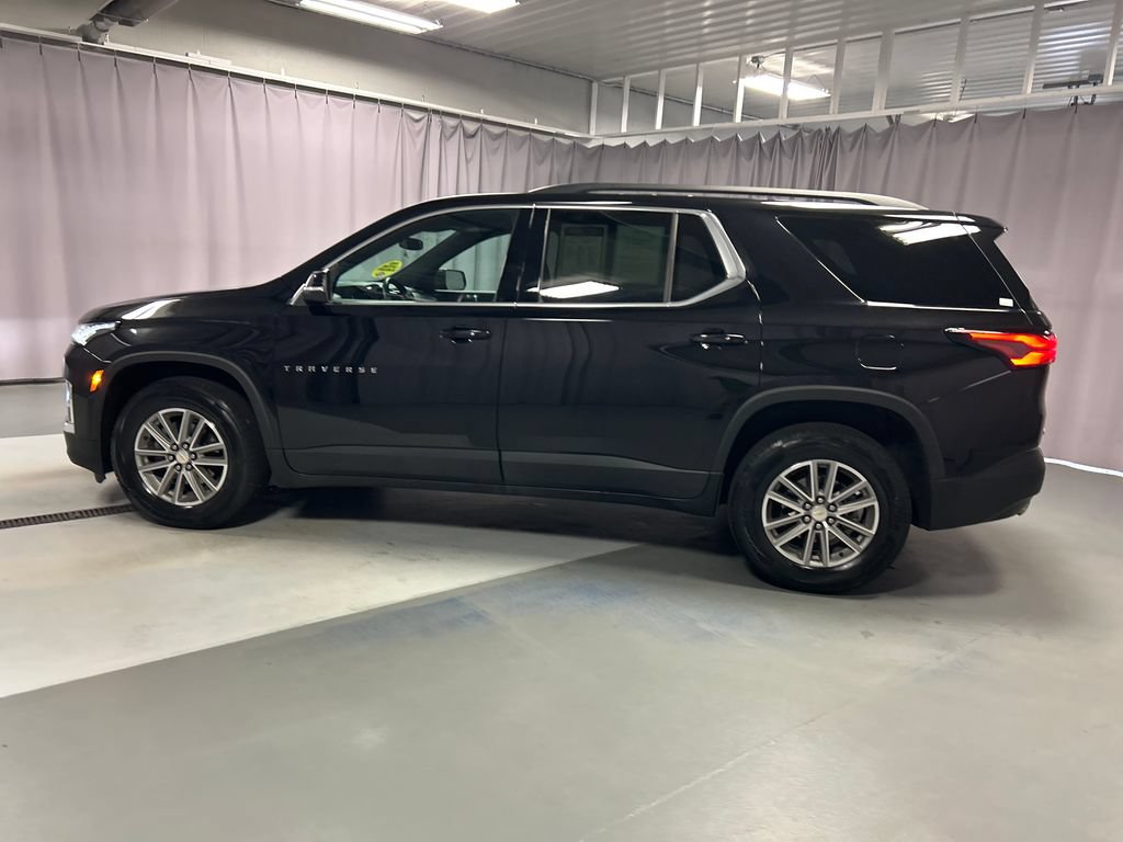 Used 2023 Chevrolet Traverse LT FWD image 4
