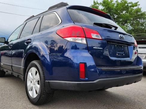 Used 2011 Subaru Outback 2.5i Premium image 11