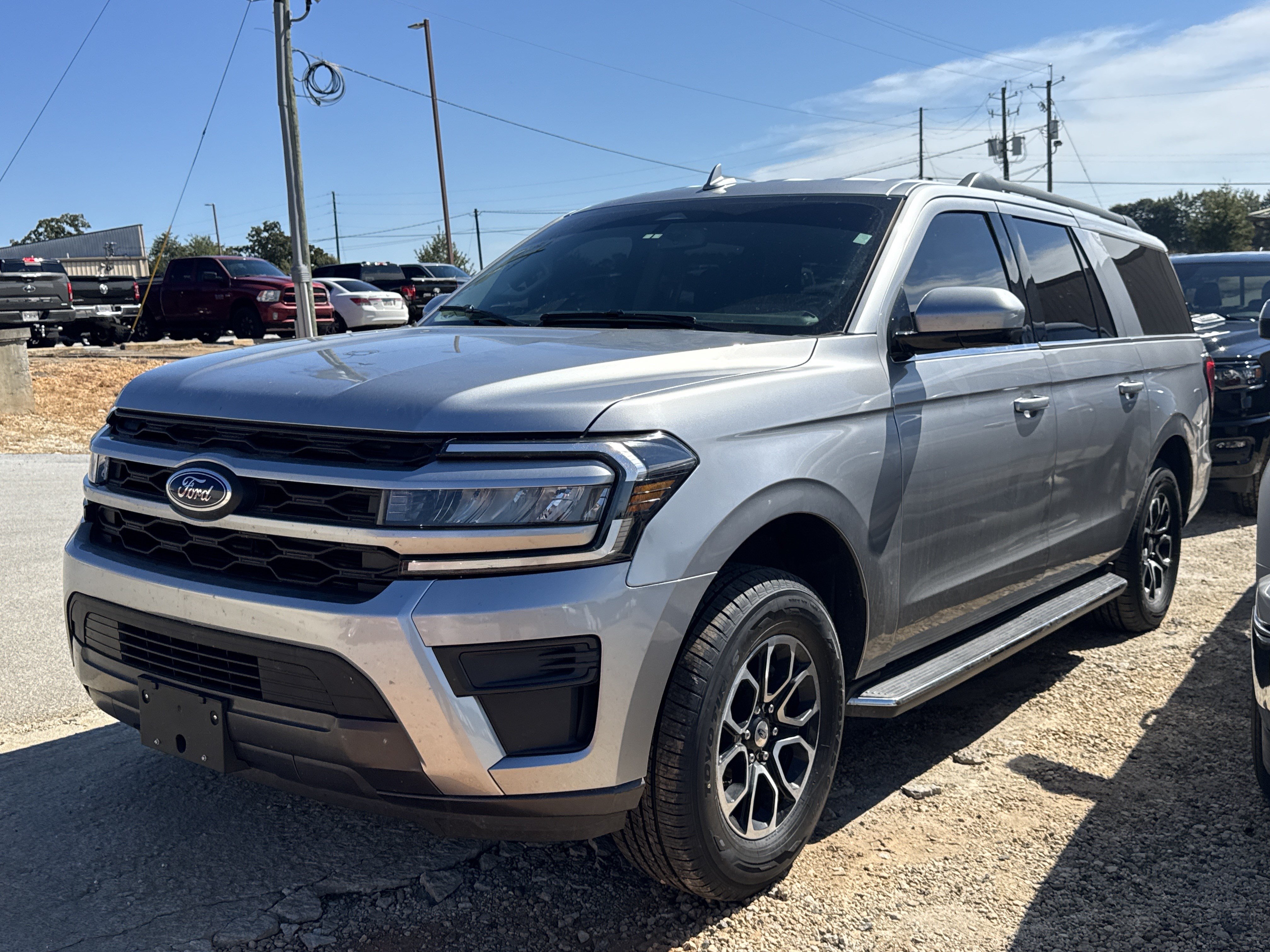 Used 2022 Ford Expedition Max XLT RWD image 2