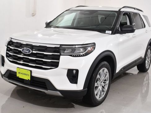 New 2026 Ford Explorer Active w/ Active Comfort Package AWD/4WD image 2
