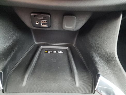 Used 2024 Chevrolet Traverse RS image 40