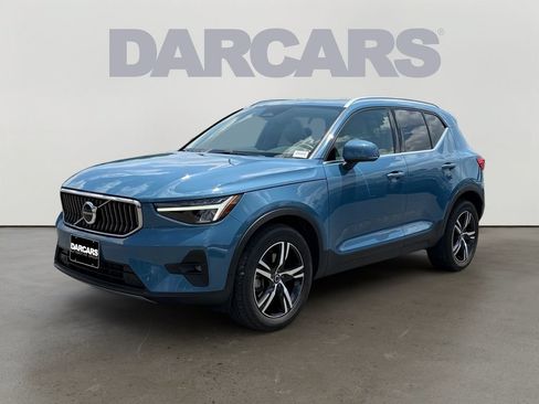 Certified 2023 Volvo XC40 B5 Plus w/ Climate Package AWD/4WD image 3