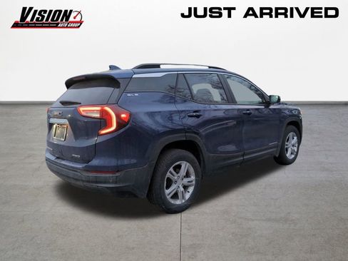 Used 2022 GMC Terrain SLE w/ Driver Convenience Package image 5