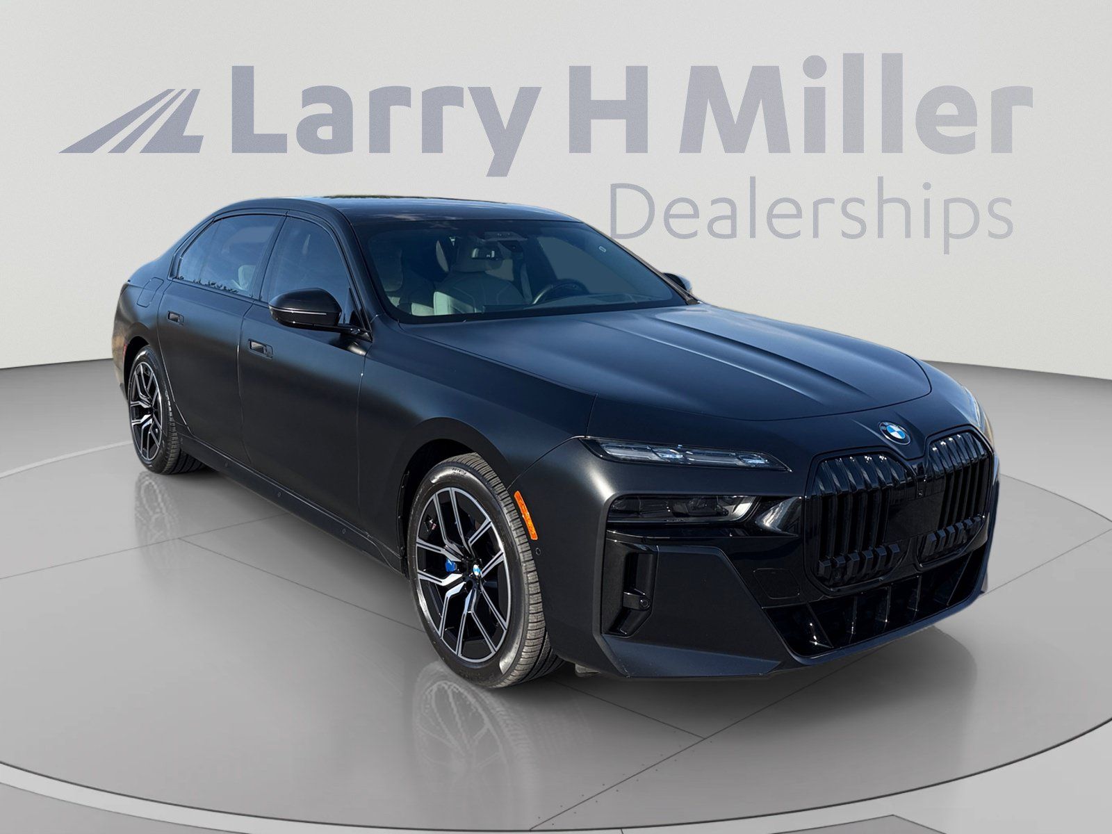 Used 2023 BMW 760i xDrive w/ Executive Package AWD/4WD image 7