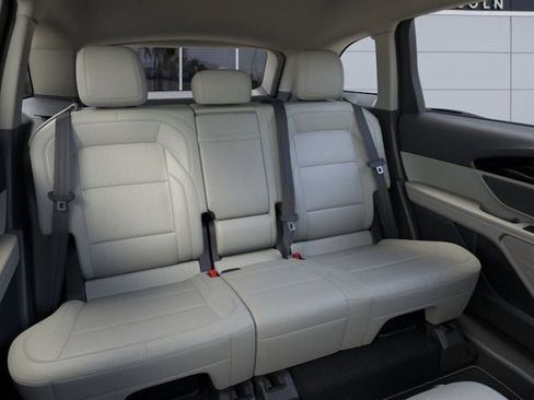 New 2026 Lincoln Nautilus Premier image 11