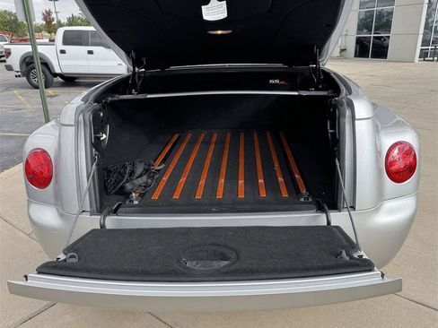 Used 2004 Chevrolet SSR w/ Preferred Equipment Group image 12