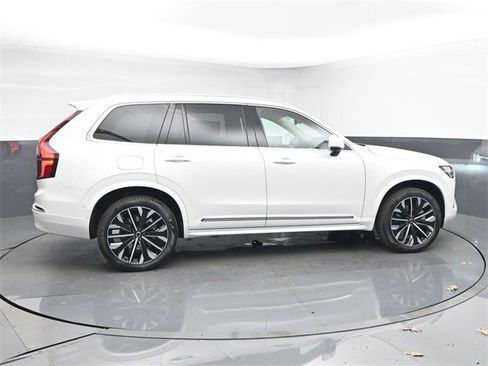 New 2026 Volvo XC90 B6 Ultra image 8