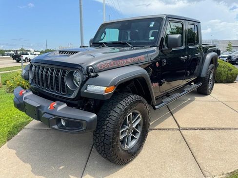 Used 2026 Jeep Gladiator Mojave AWD/4WD image 3
