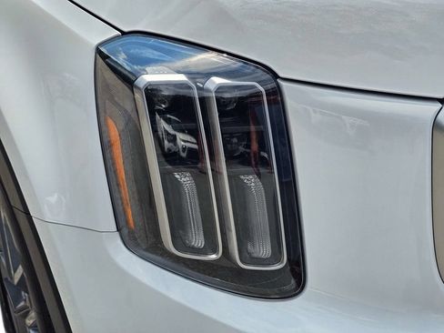 Certified 2025 Kia Telluride LX FWD image 7